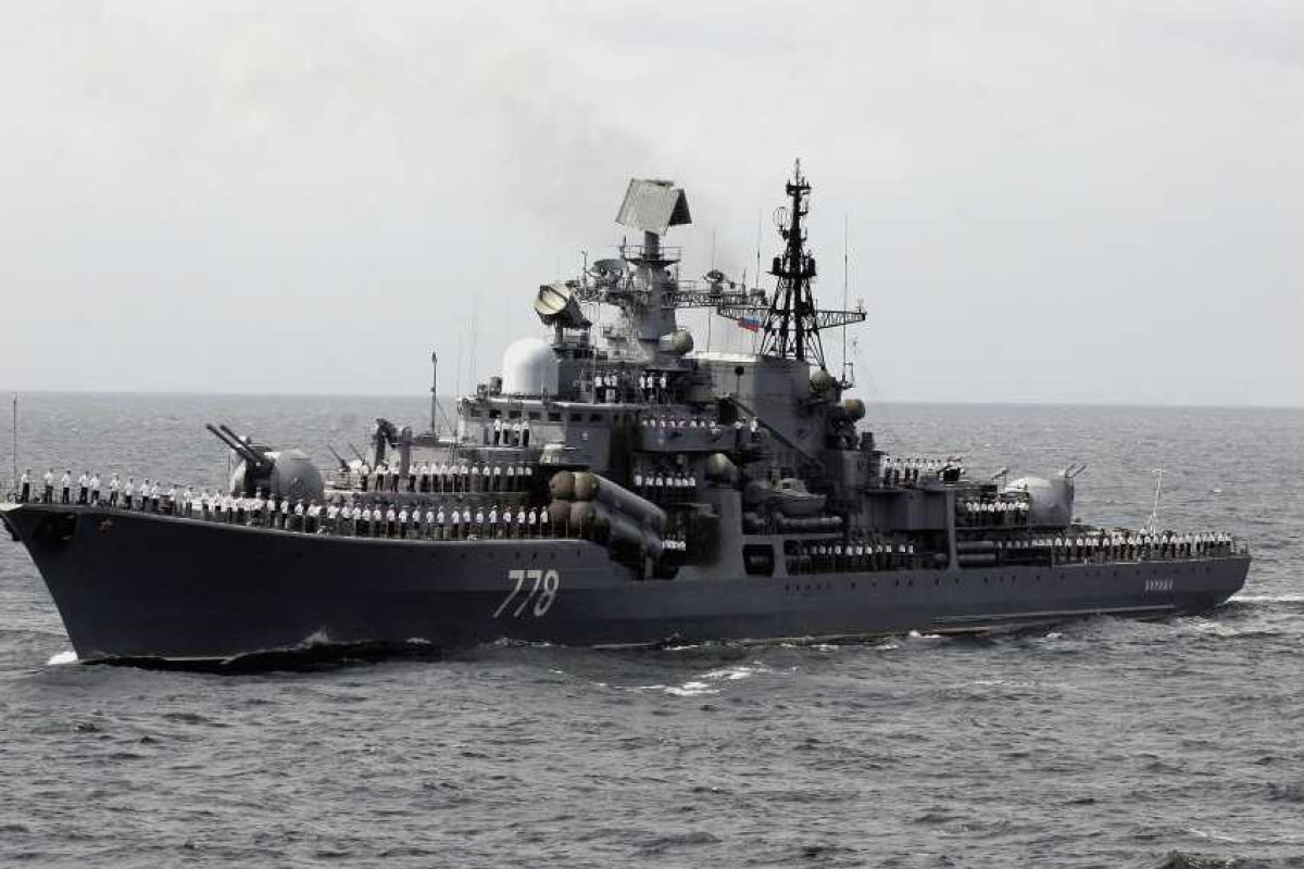Руски и британски кораб на косъм от катастрофа в Черно море