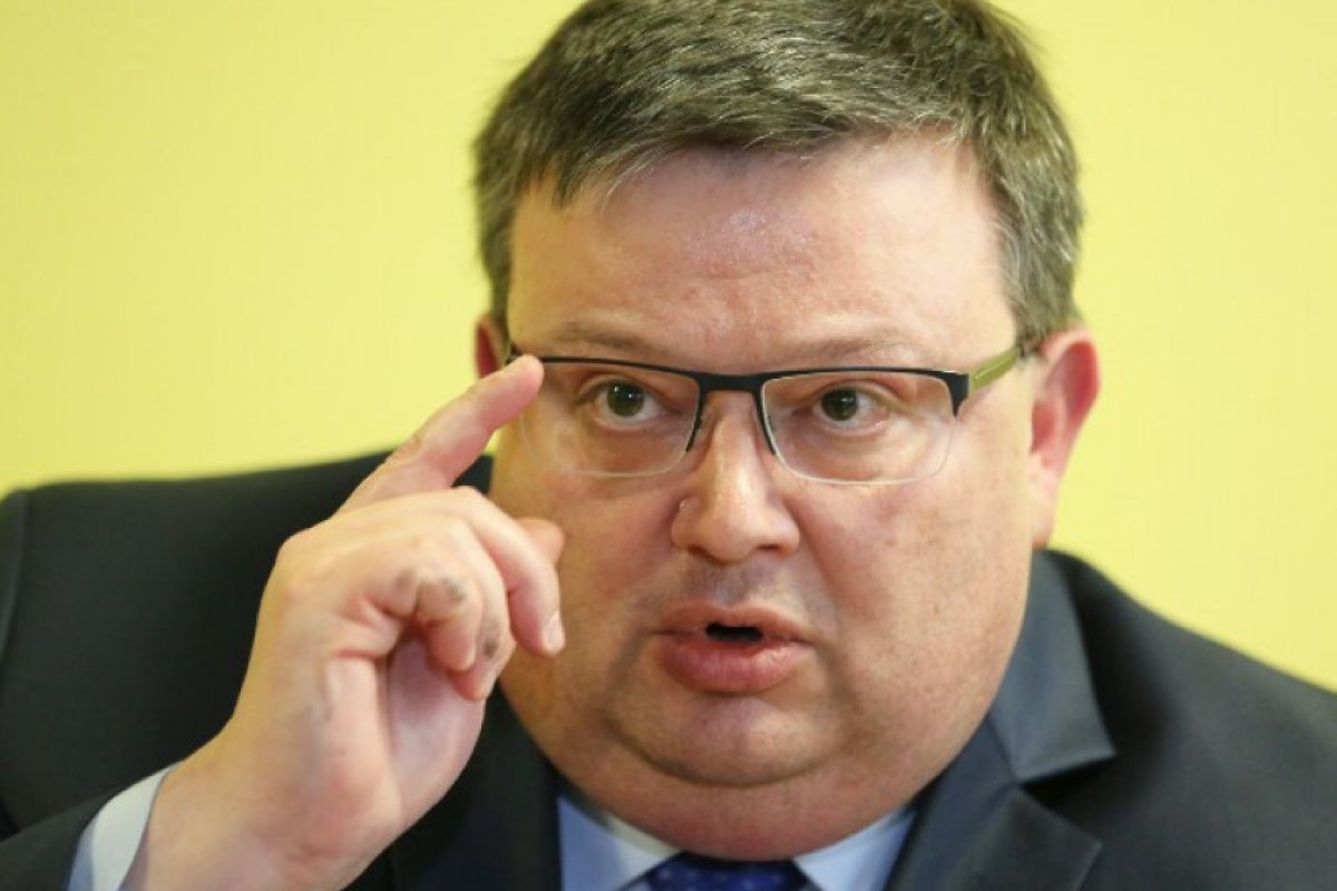 Главният прокурор идва в Лондон заради робския труд 