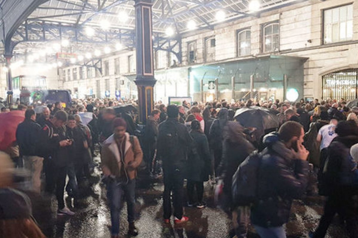 Намерена ли е бомба на Victoria Station? (ОБНОВЕНА)