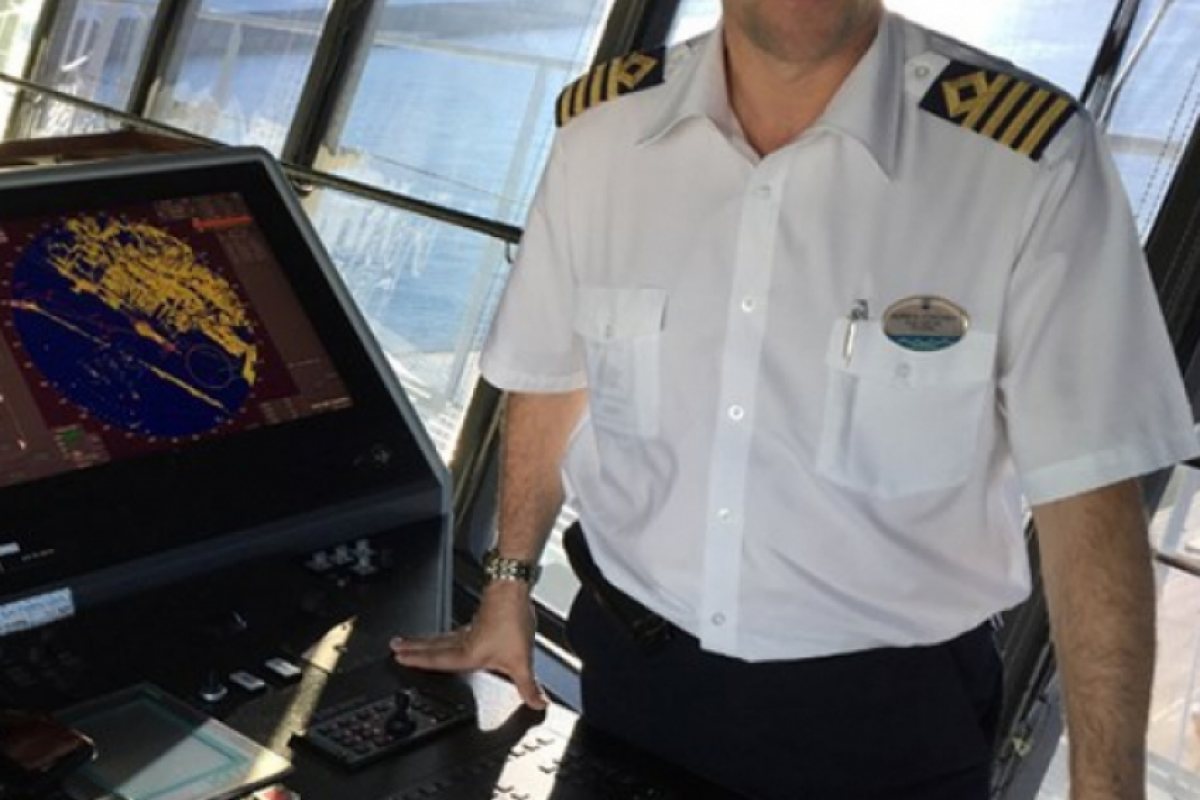 Български капитан е начело на първия круиз на плаващия град “Symphony of the Seas” (Видео)
