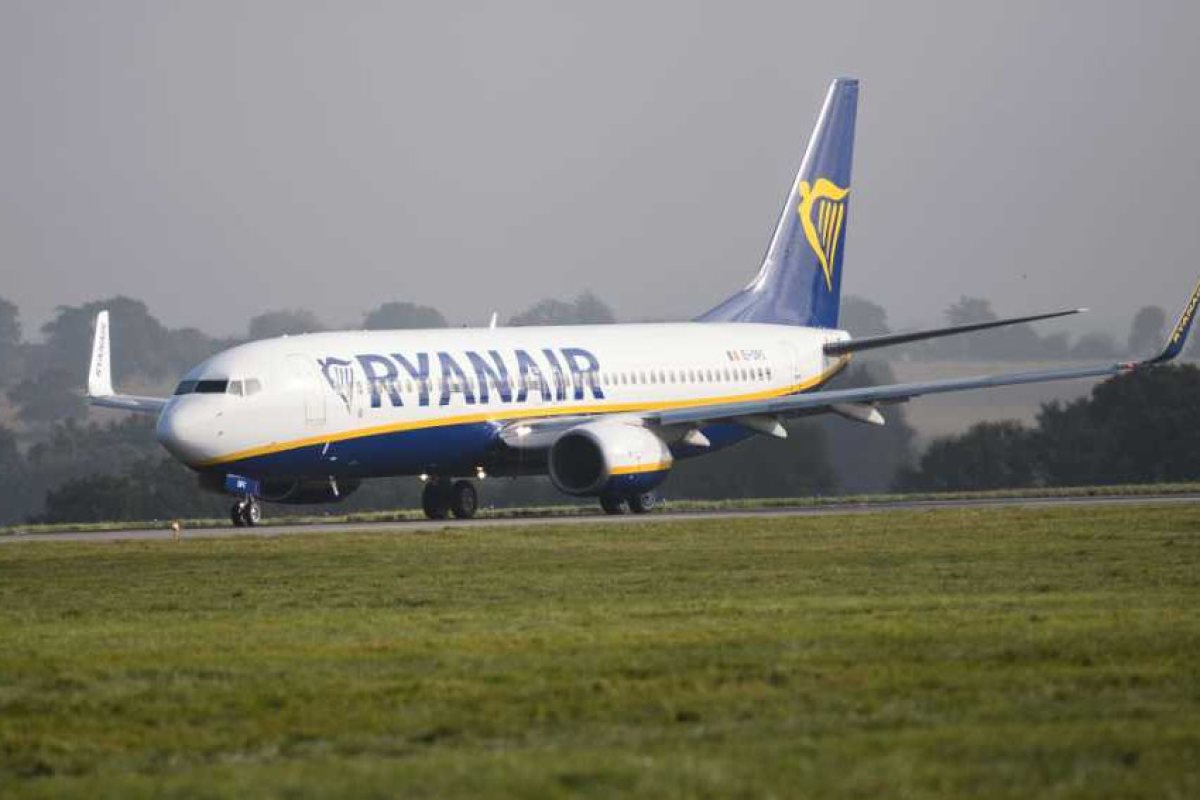 Ryanair търси кандидати за кабинен екипаж в България