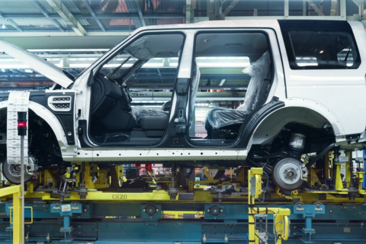Brexit и дизелът ще костват 1000 работни места в Jaguar