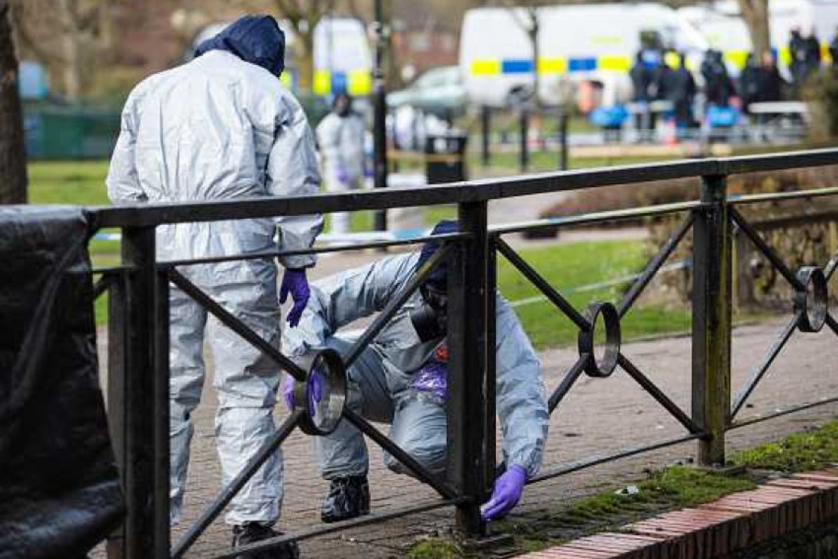 Британските власти сочат шестима за отровители на Скрипал