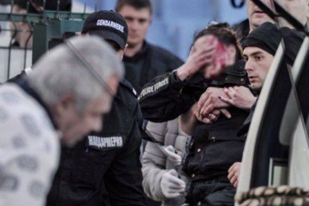 Арестуваха заподозрян за хвърлената бомба на мача Левски-ЦСКА