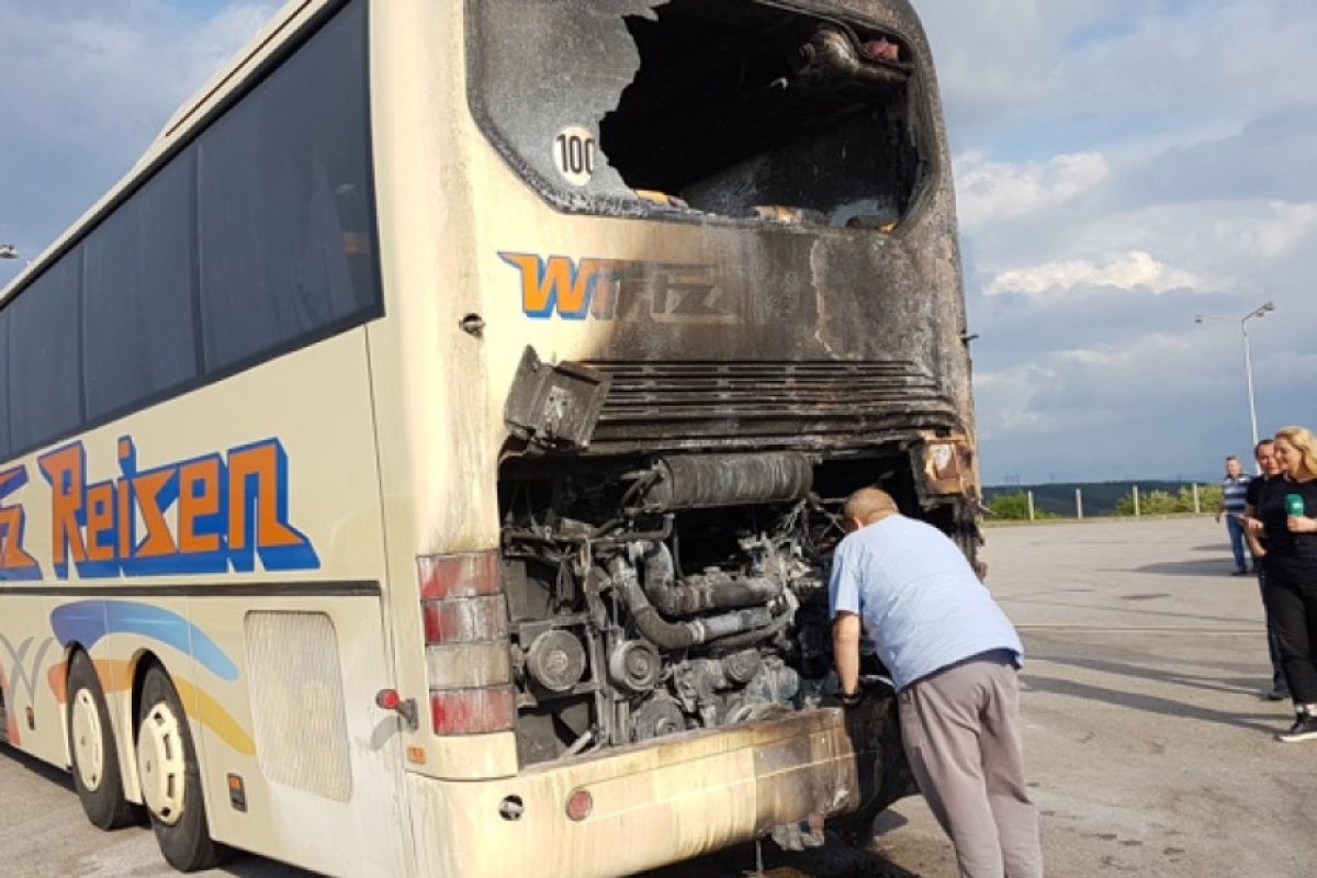 Автобус се запали на изхода на София