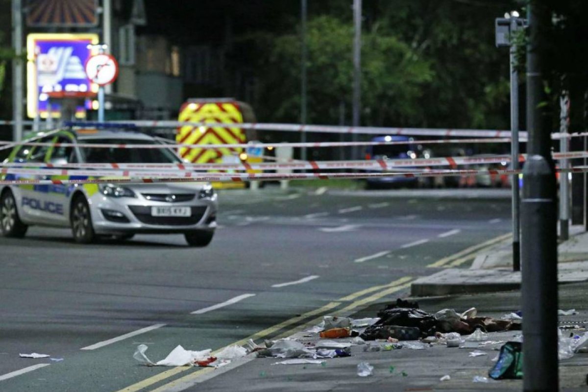 20-годишен младеж бе наръган в западен Лондон