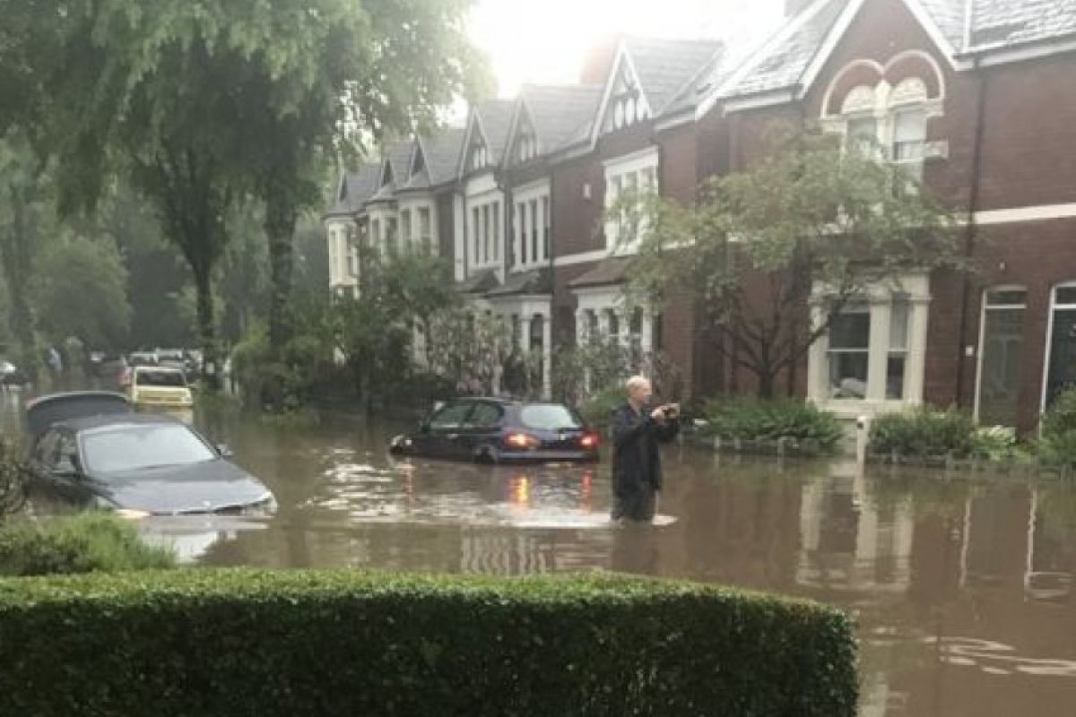 Бирмингам под вода заради страшна буря