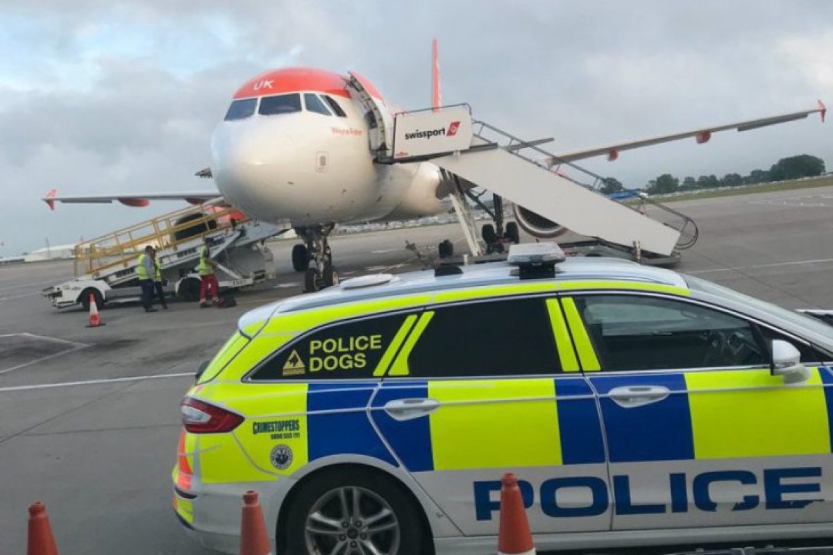 EasyJet анулира полет заради пияни британци на борда