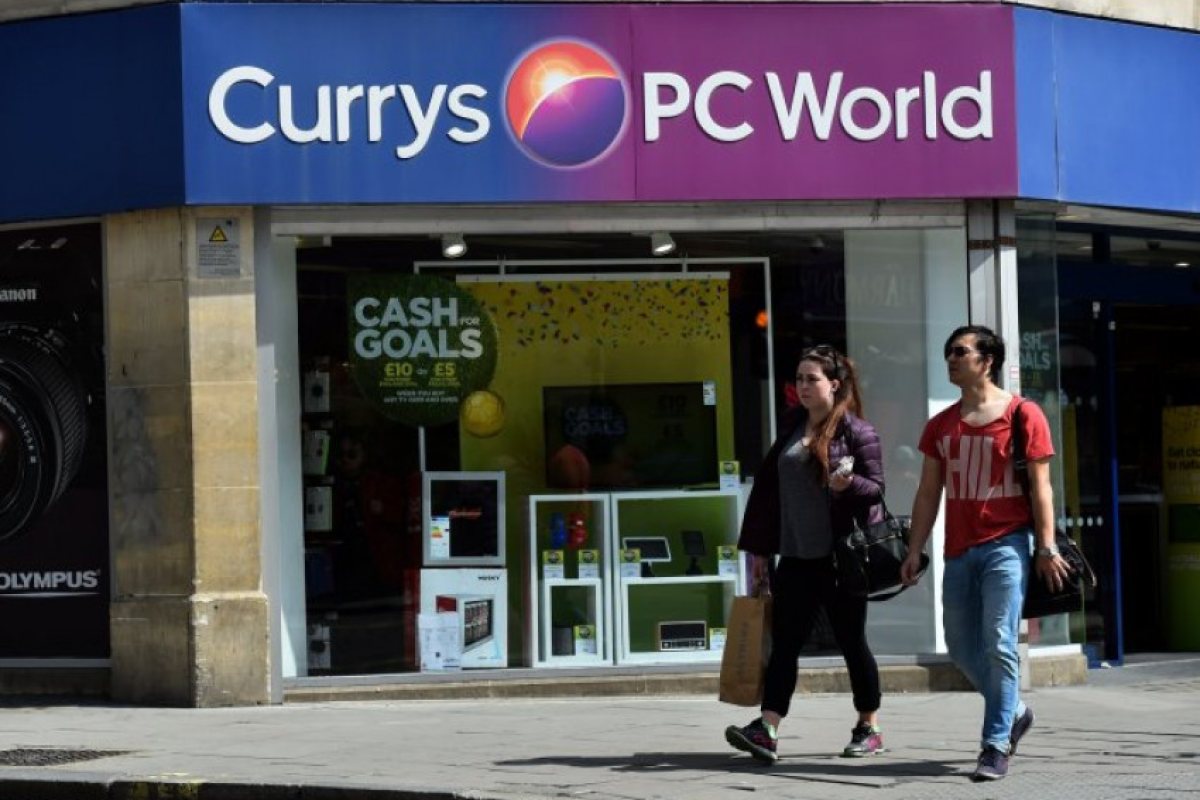 Пробив в Currys PC World! Хакери с е докопаха до милиони дебитни карти