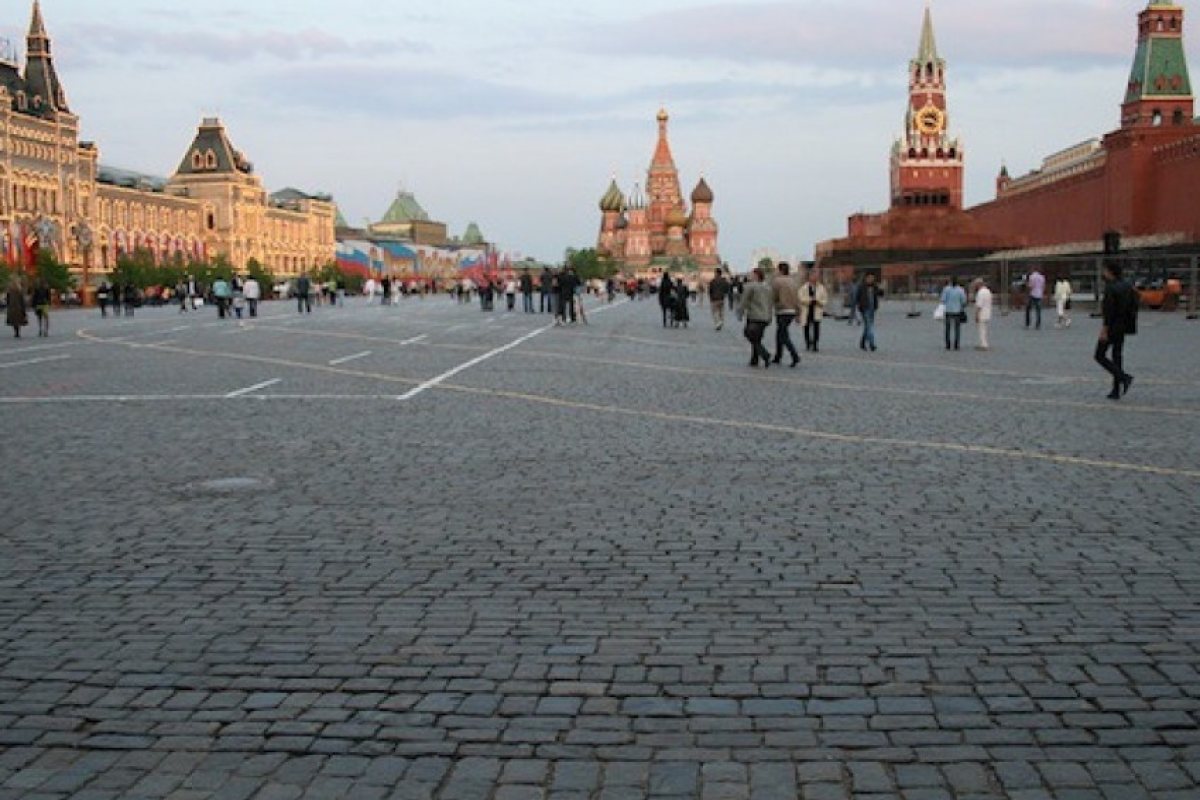 Полицията арестува британски активист за правата на ЛГБТ за неразрешен протест в Москва