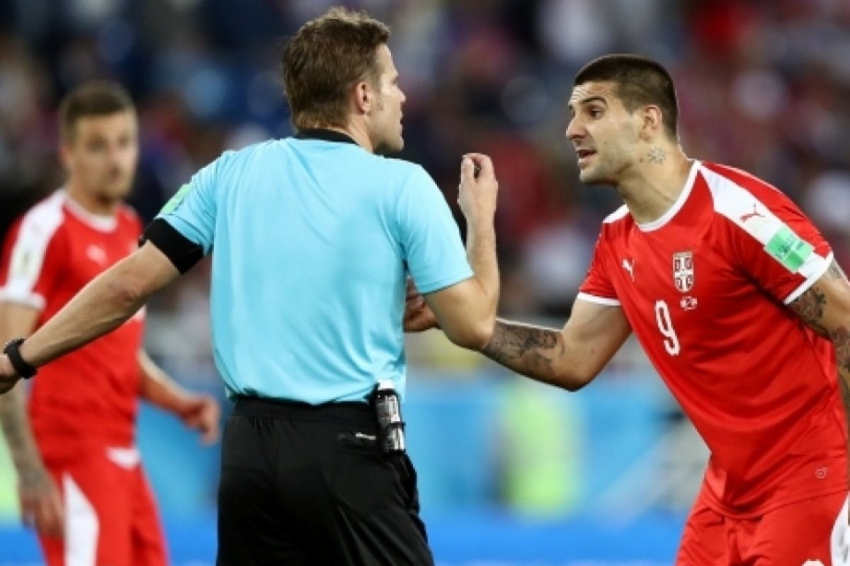 VAR отсъдил дузпа за Сърбия, Брих отказал да я даде
