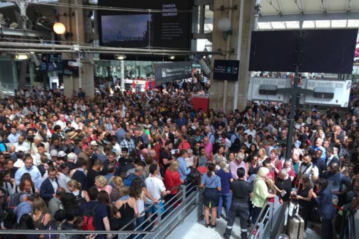 Авария на „Eurostar” предизвика огромно закъснение и хаос под Ламанша