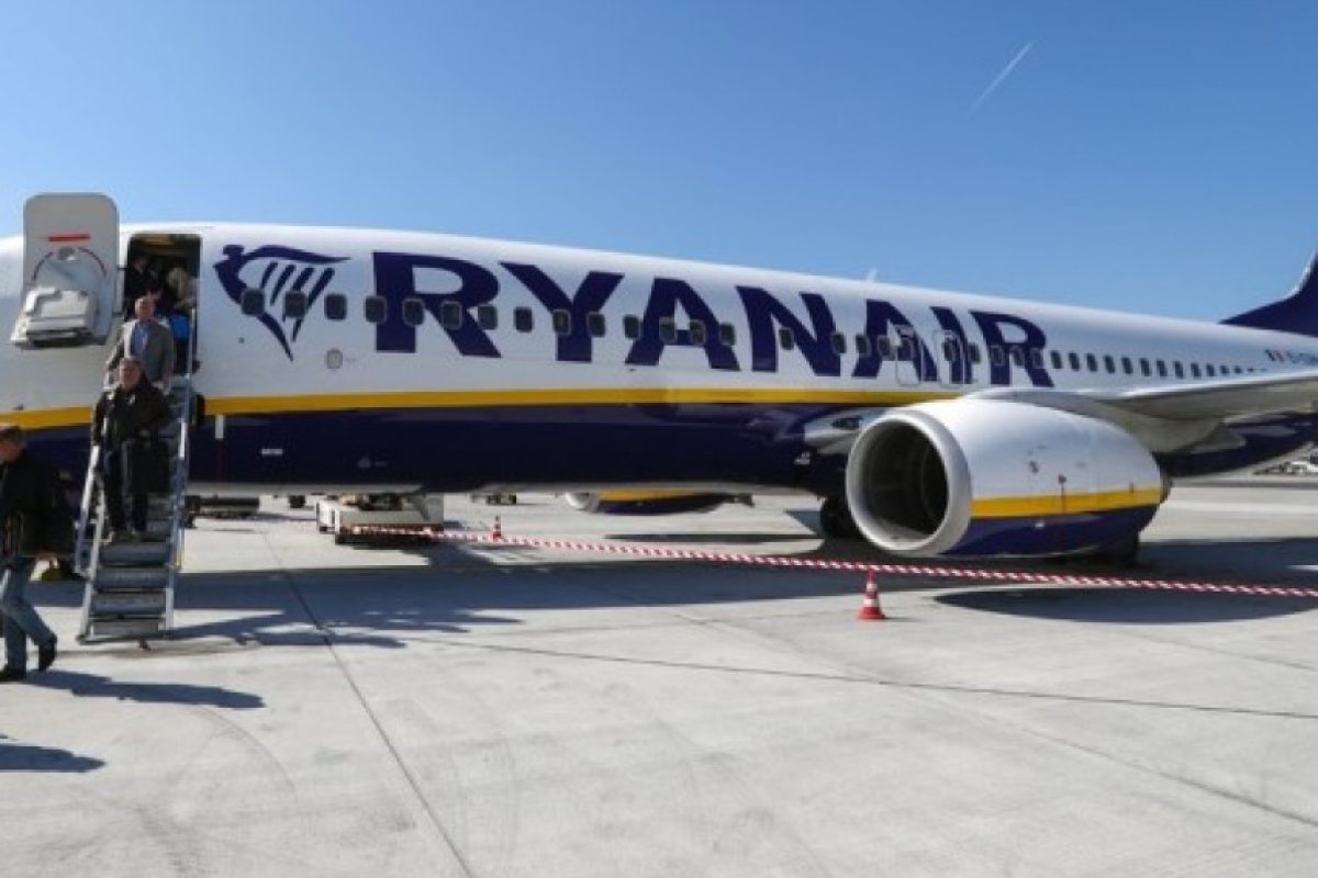 Ryanair отменя стотици полети днес и утре  