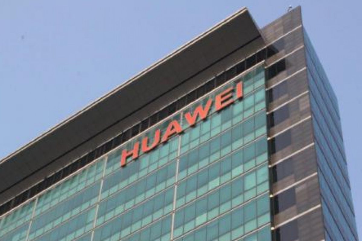 Великобритания много притеснена от Huawei
