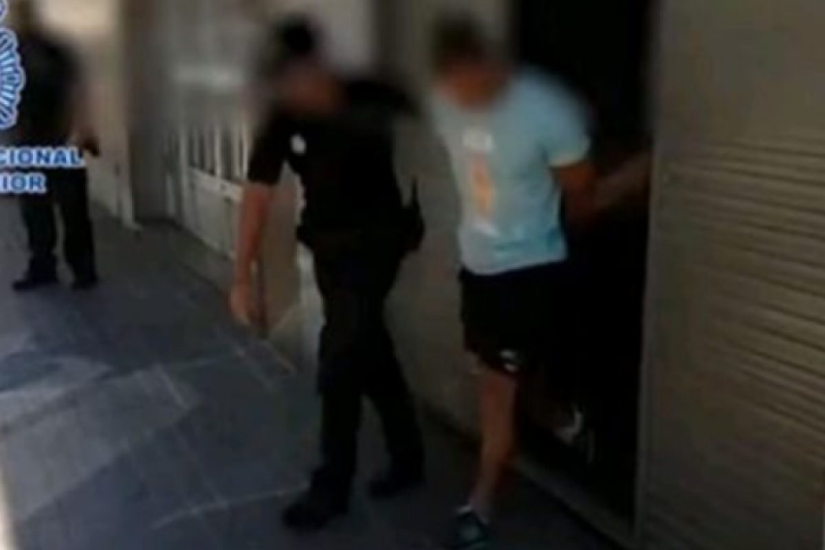 В Испания задържаха българин, блудствал с млади момичета (ВИДЕО)