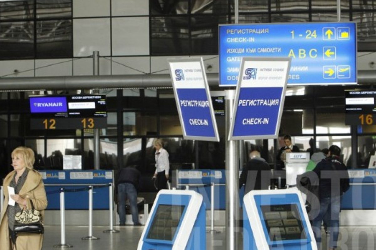 Пътници на Ryanair чакат 7 часа на Летище София