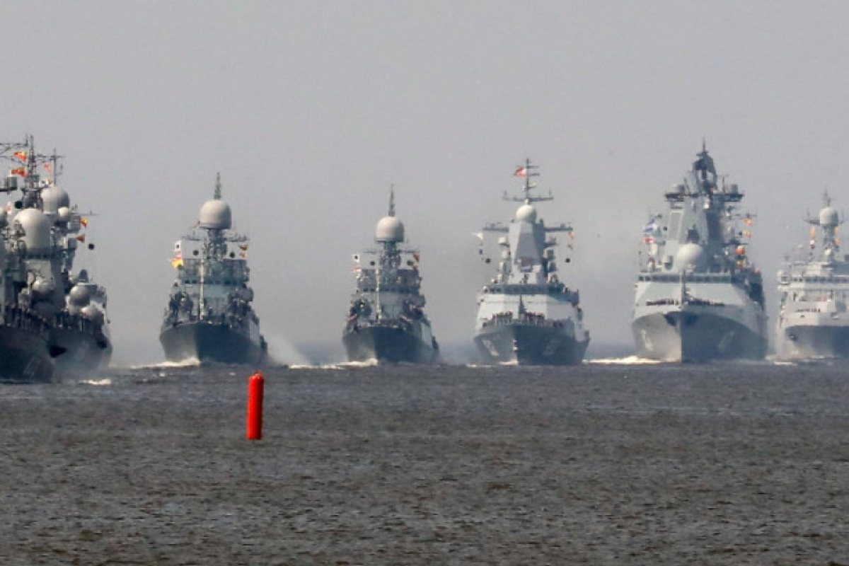 Русия с мащабно военно учение в Средиземно море