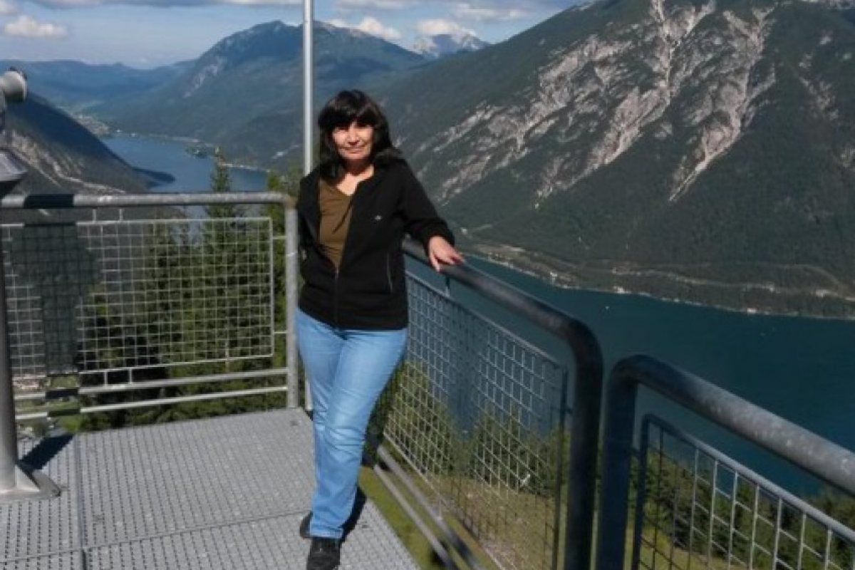 Работеща в чужбина българка: И там е трудно, но в България се задушавам