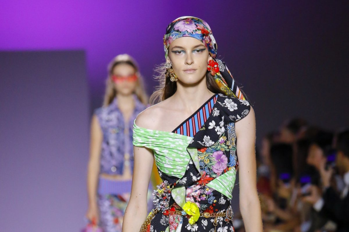 Българка дефилира за Versace (СНИМКИ)