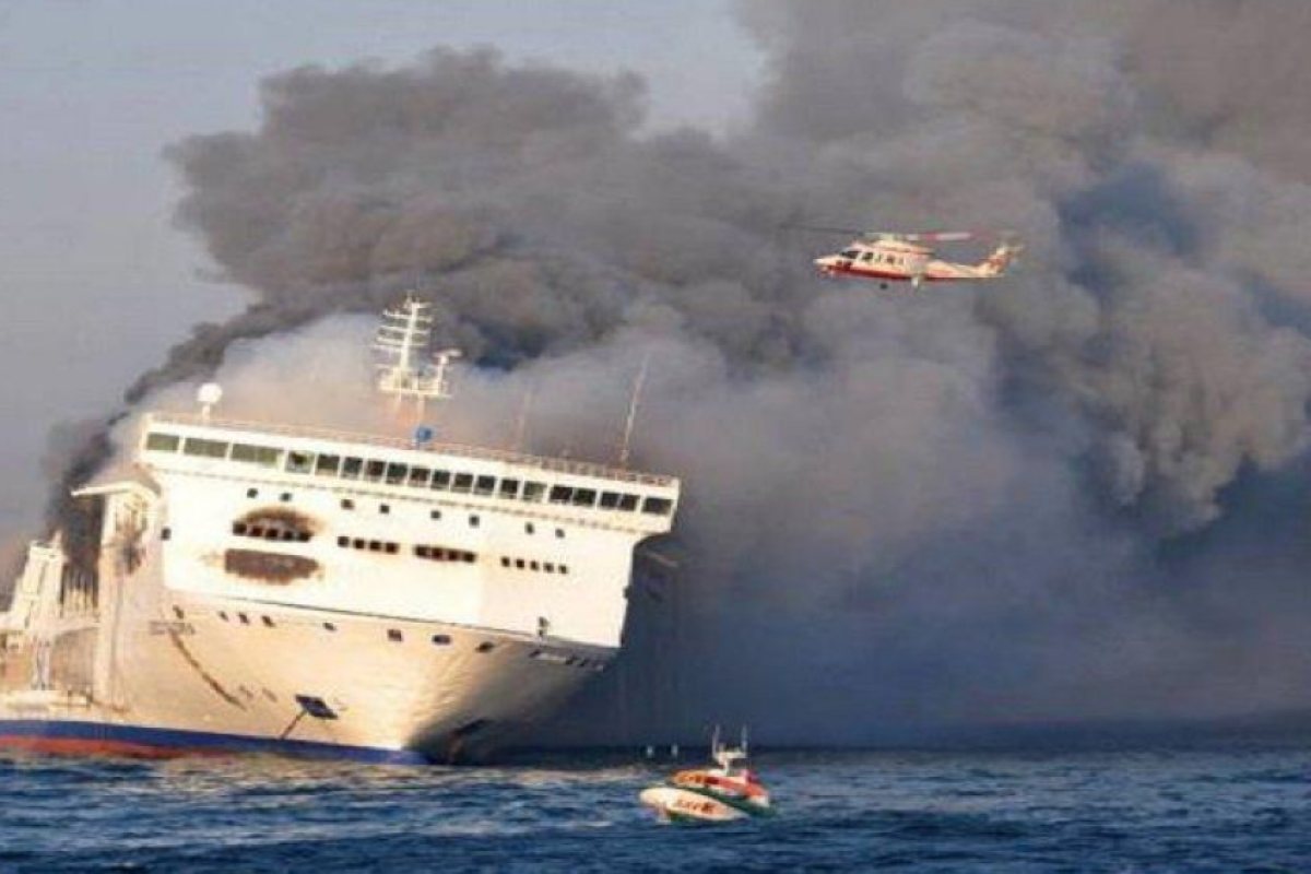 Пожар на ферибот с 335 души в Балтийско море