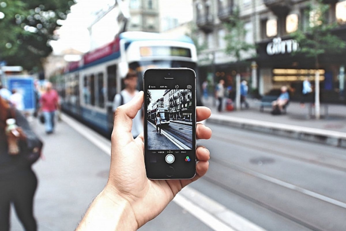 Instagram ще докладва местоположението ви на Facebook