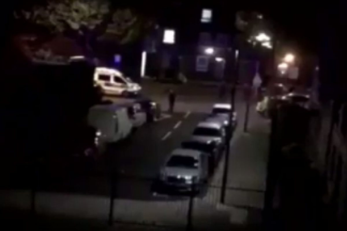 Среднощно нападение в източен Лондон
