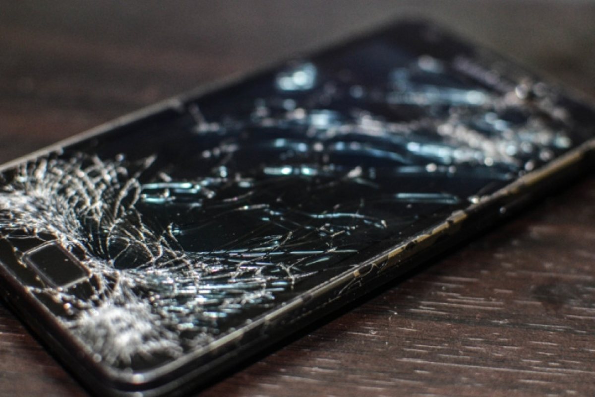 Глобиха Apple и Samsung заради изкуствено бавни телефони