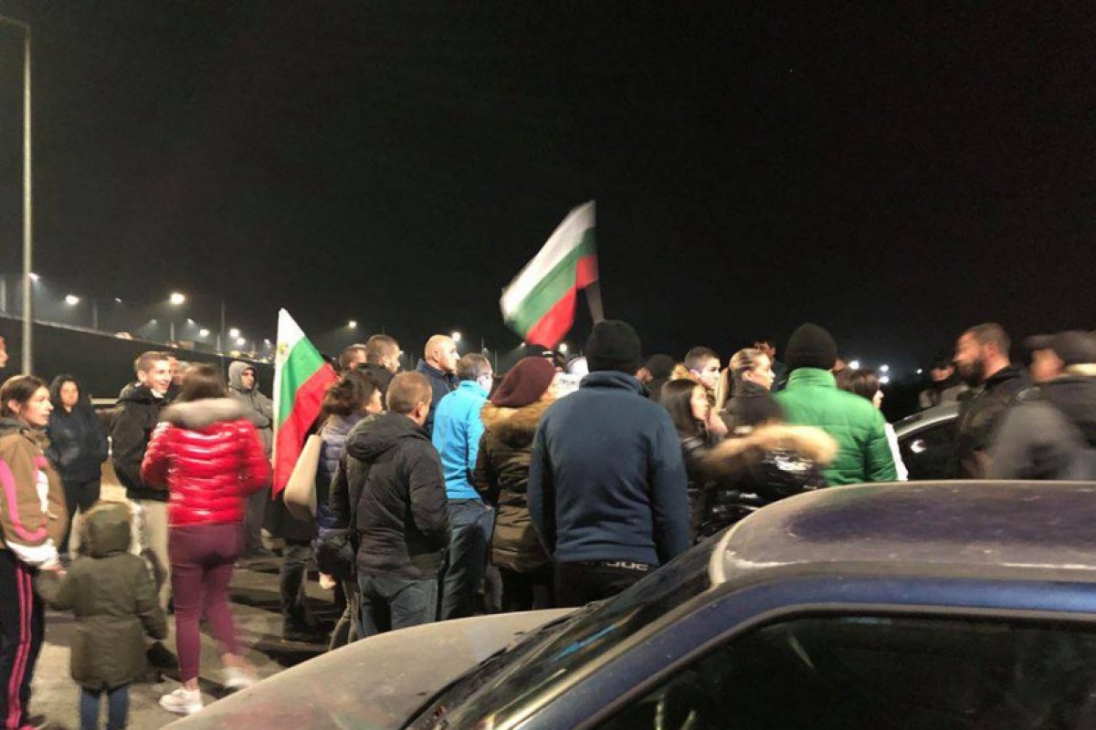 Отново протести из цяла България, блокади в много големи градове (ВИДЕО)