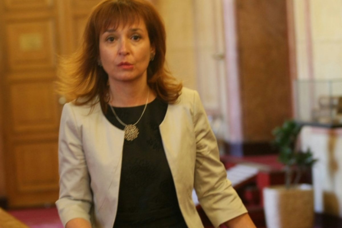 Дългото майчинство може да върне много българи от чужбина
