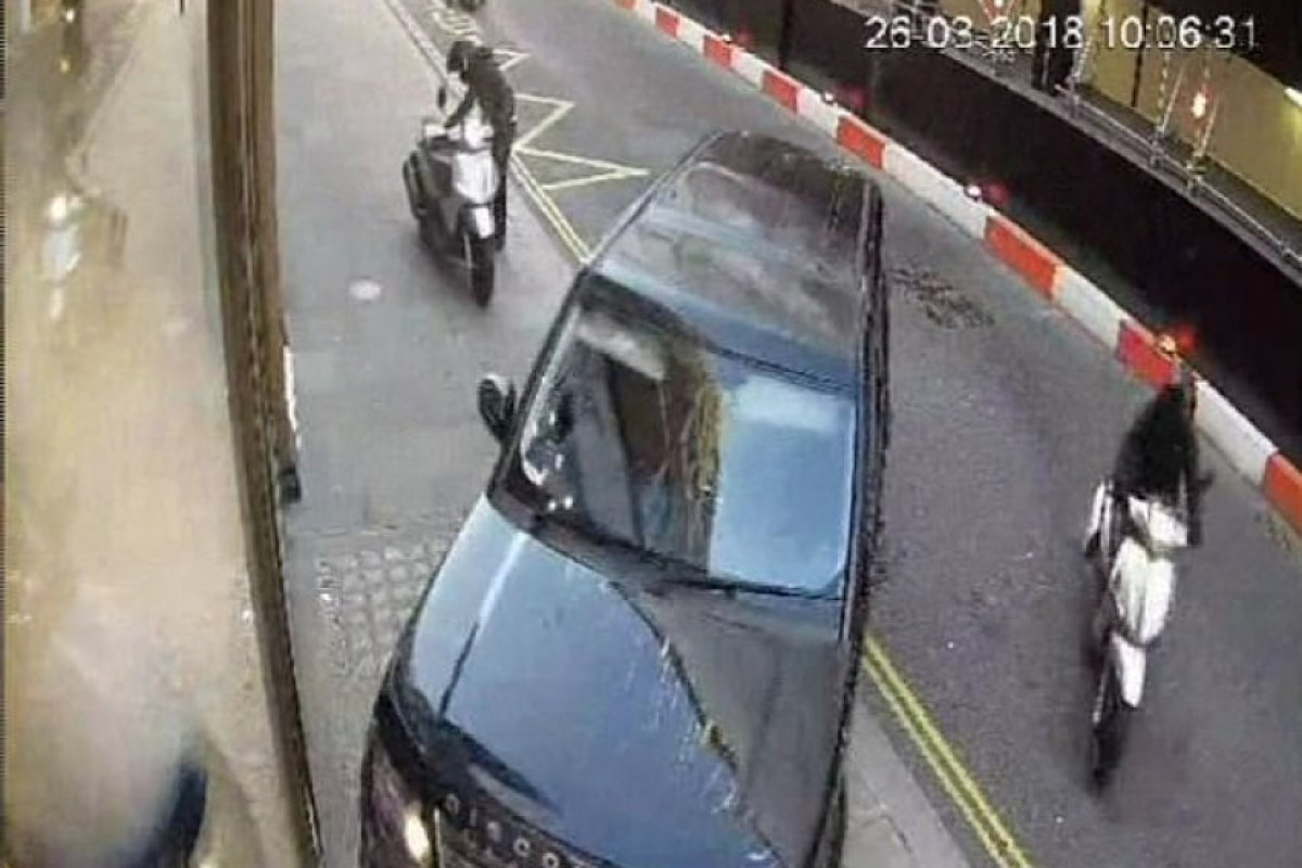 Български имигрант в Лондон стана герой след като се хвърли пред въоръжена банда