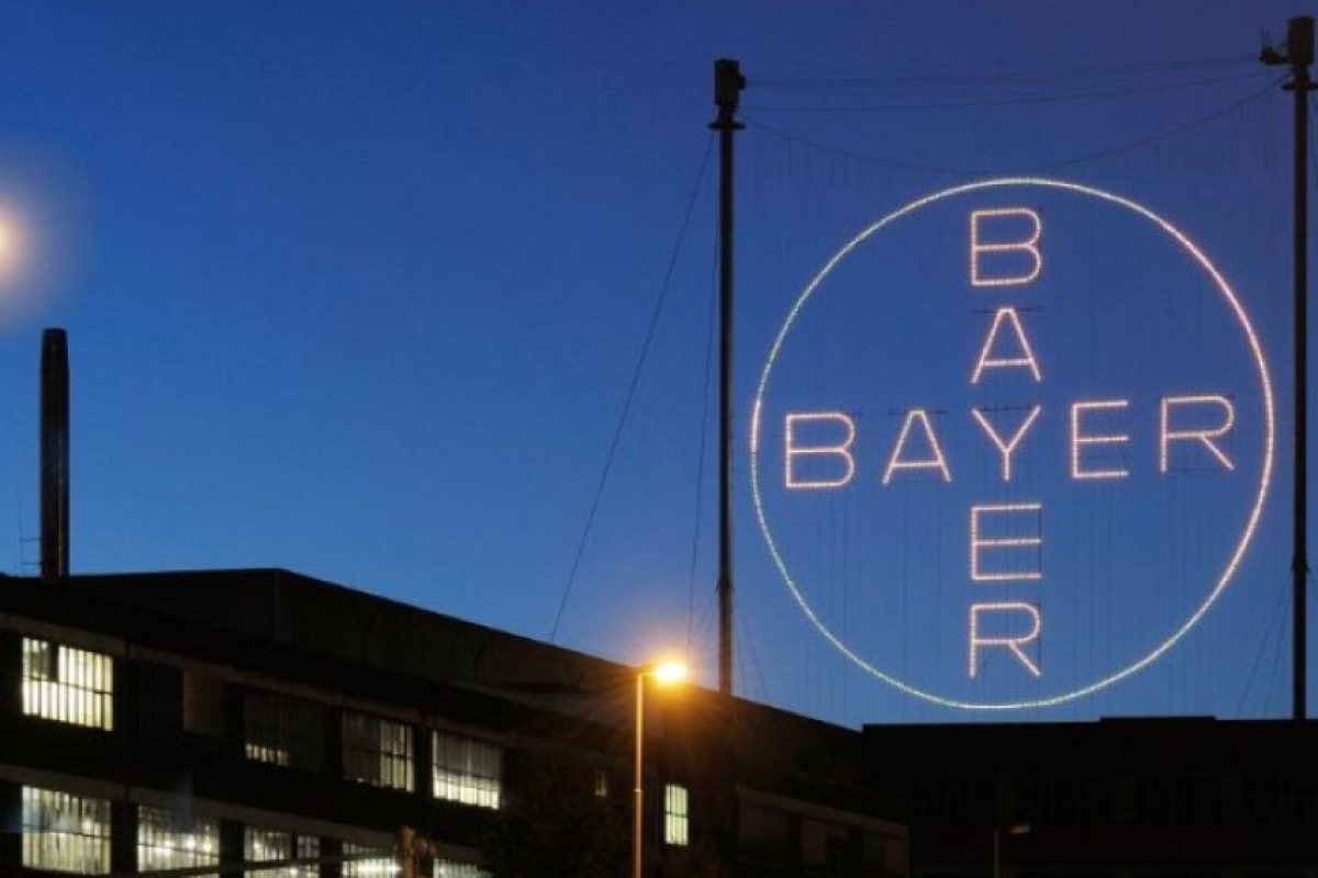 Bayer съкращава 12 000 работни места и продава марки