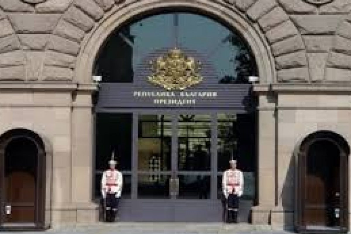 Мъж нахлу в президентството, арестуваха го