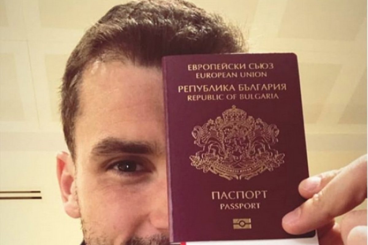 Гришо показа българския си паспорт и замина за Австралия (СНИМКИ)