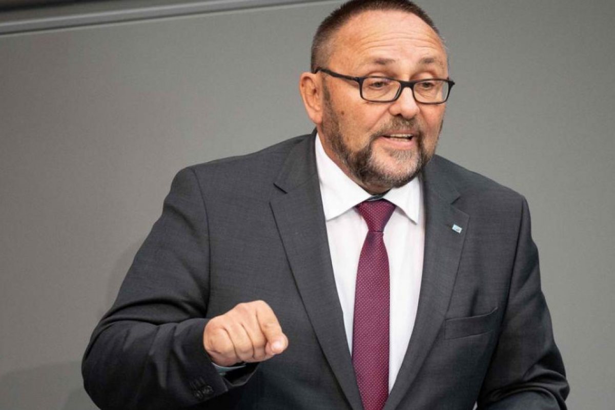 Пребиха брутално лидер на "Алтернатива за Германия" в Бремен