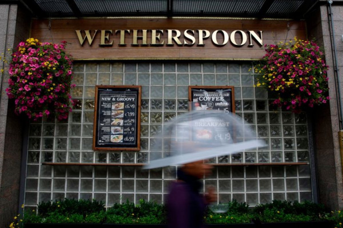Без европейски бира и вино в Wetherspoons на Острова
