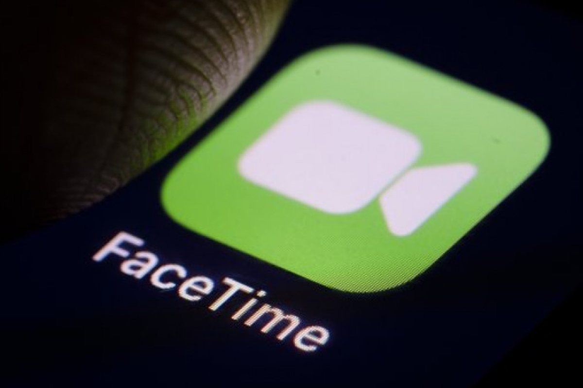 Сериозен бъг във FaceTime: вас ви виждат и чуват, преди да приемете обаждането