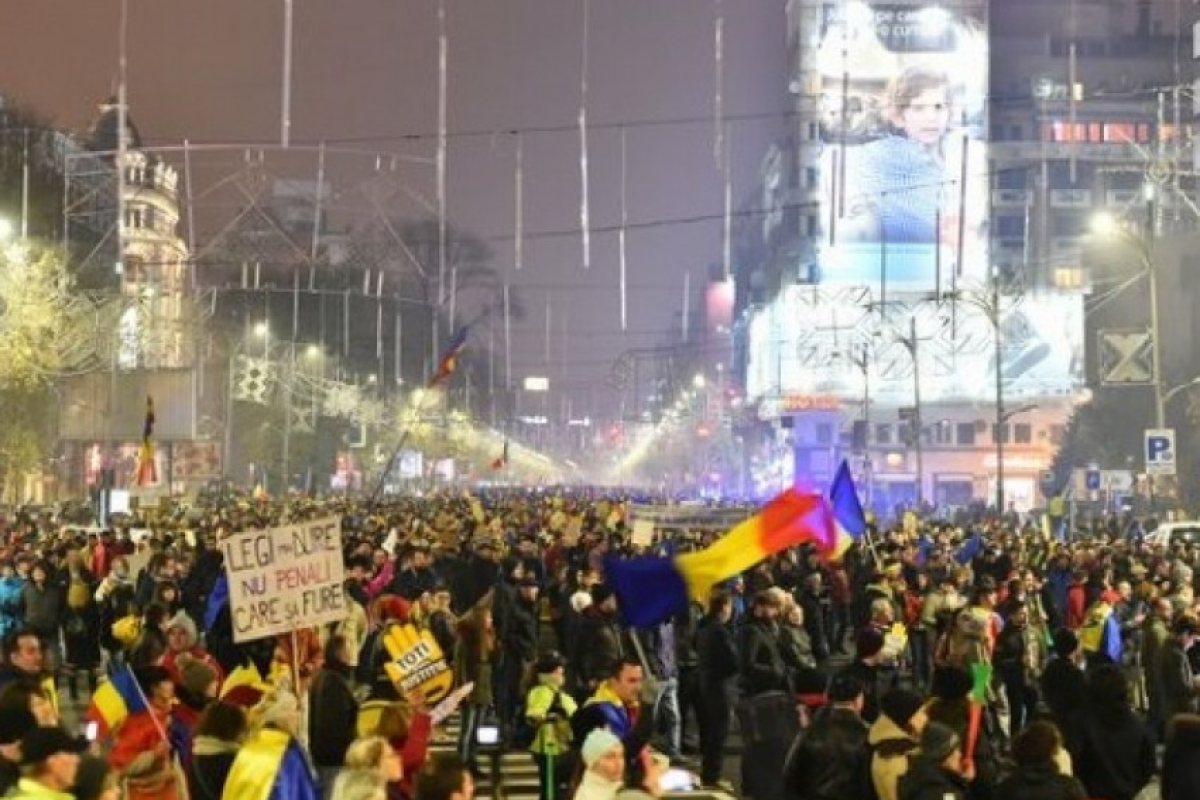 Хиляди румънци излизат на масов протест