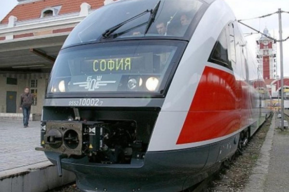 Влак ще превозва пътници от София до Скопие за час