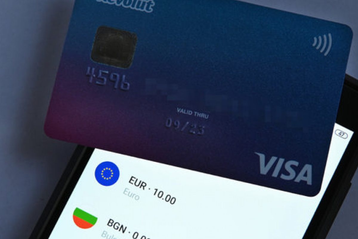 Компанията за дигитални разплащания Revolut започна да предлага сметки в левове