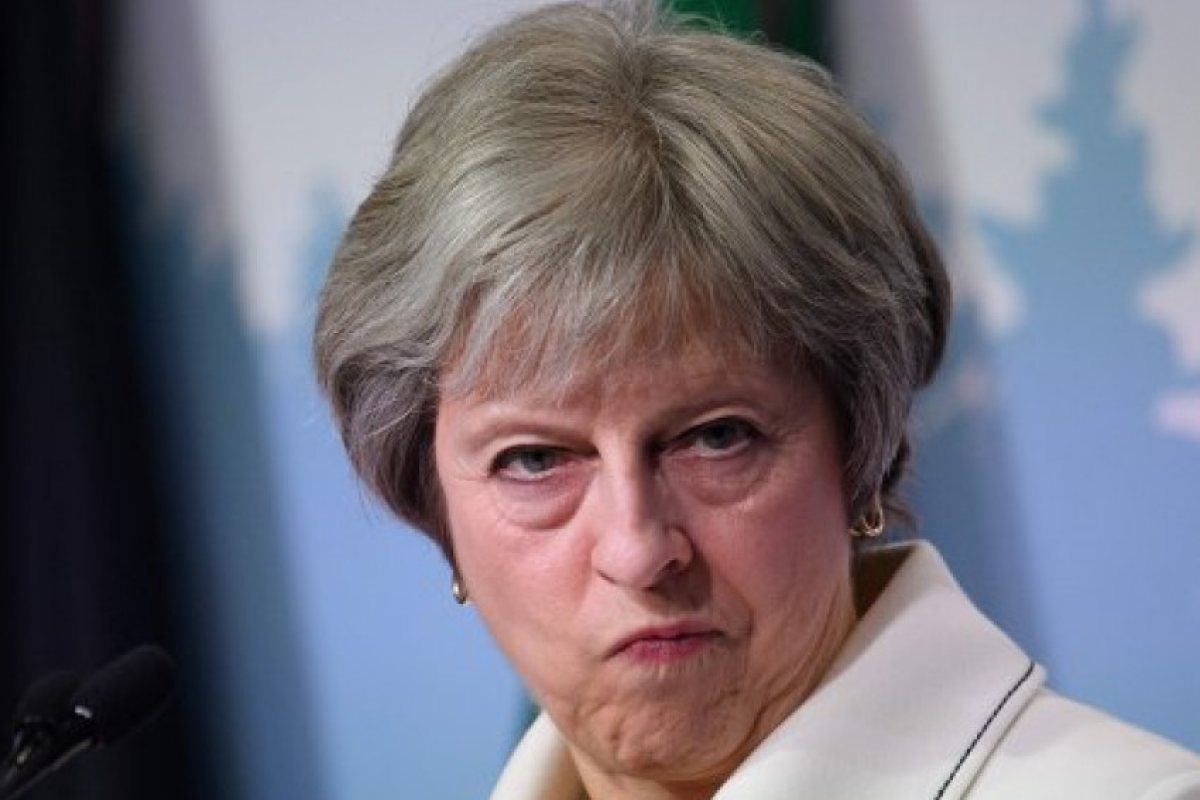 Тереза Мей призна: Държавата е в криза!