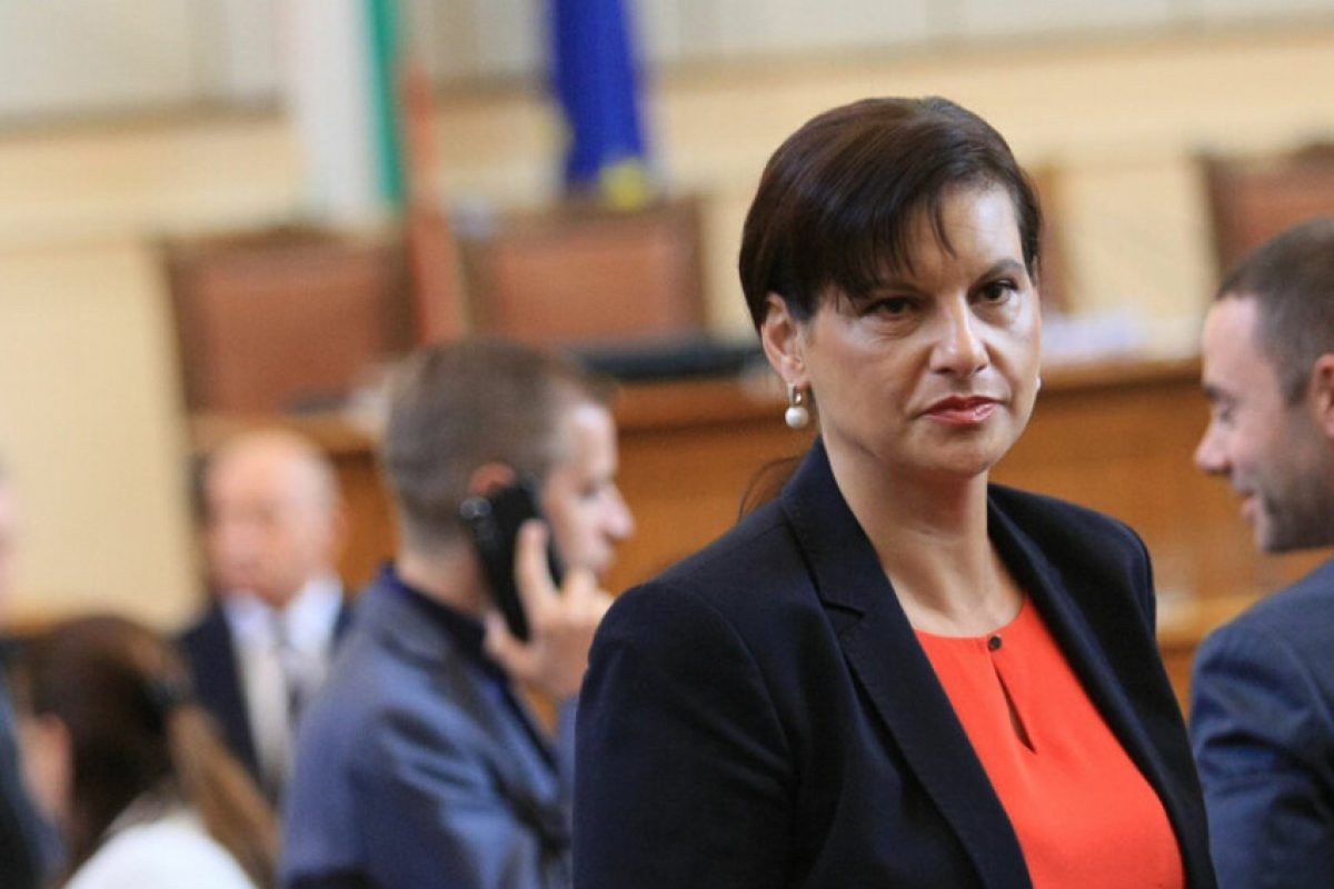 Даниела Дариткова заменя Цветанов начело на парламентарната група на ГЕРБ