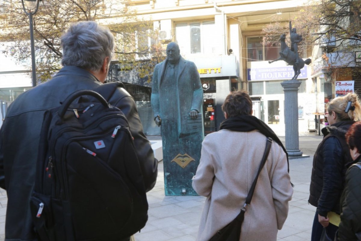 София осъмна с паметник на Бойко Борисов