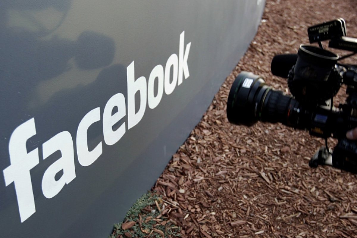 Facebook прави секция за "новини с високо качество" 