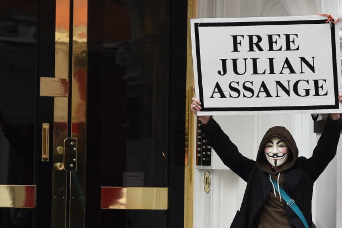 WikiLeaks обяви: Асандж е шпиониран в посолството на Еквадор