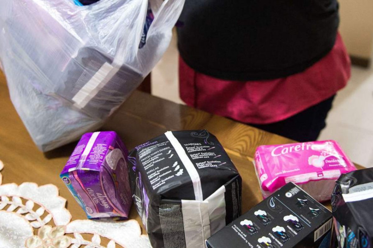Безплатни санитарни продукти за всички момичета в началните училища на Острова