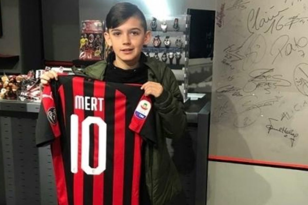 Българче получи покана за проби в "Милан"