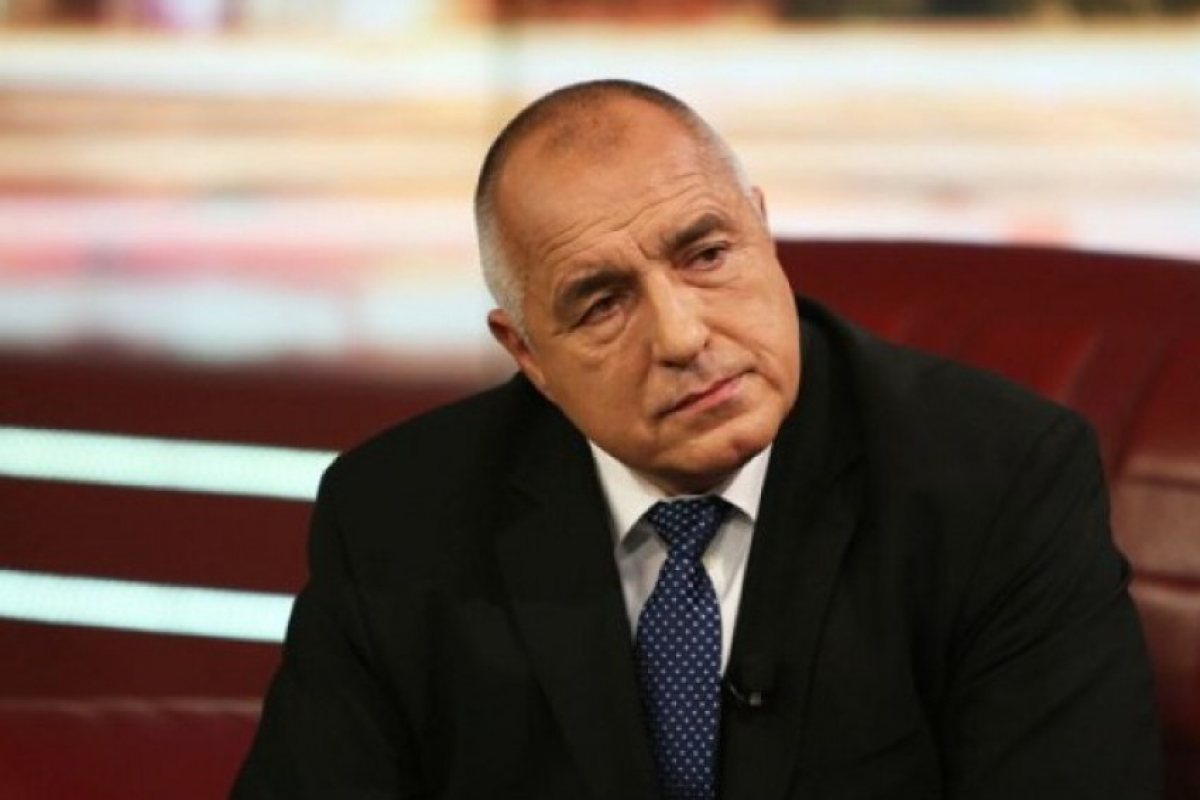 Мила картинка: Борисов показа порасналия си внук