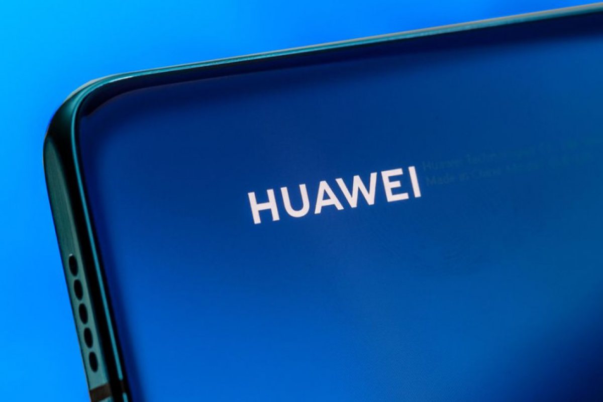Великобритания още не е взела решение за Huawei 
