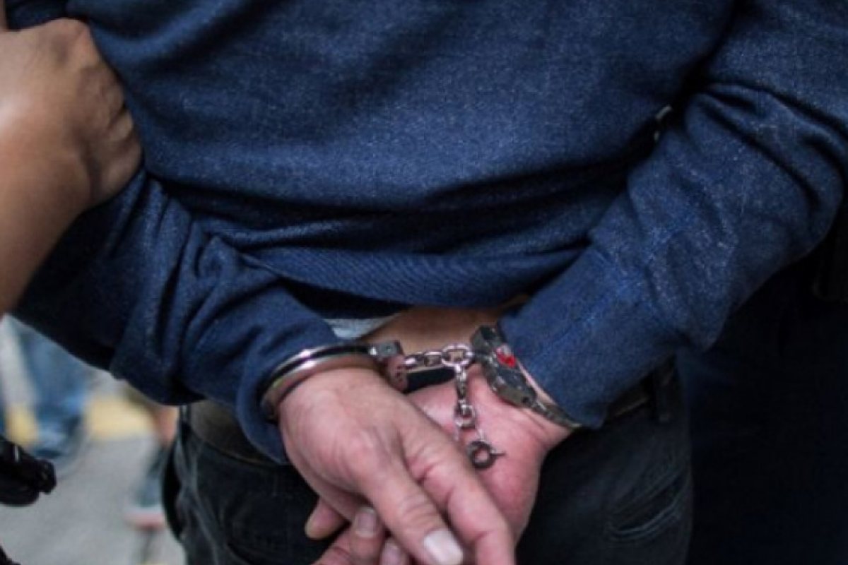 Арестуваха българка и сириец в Гърция, правели фалшиви документи