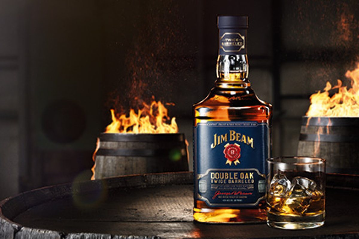 Пожар в склад на Jim Beam унищожи 40 000 барела бърбън
